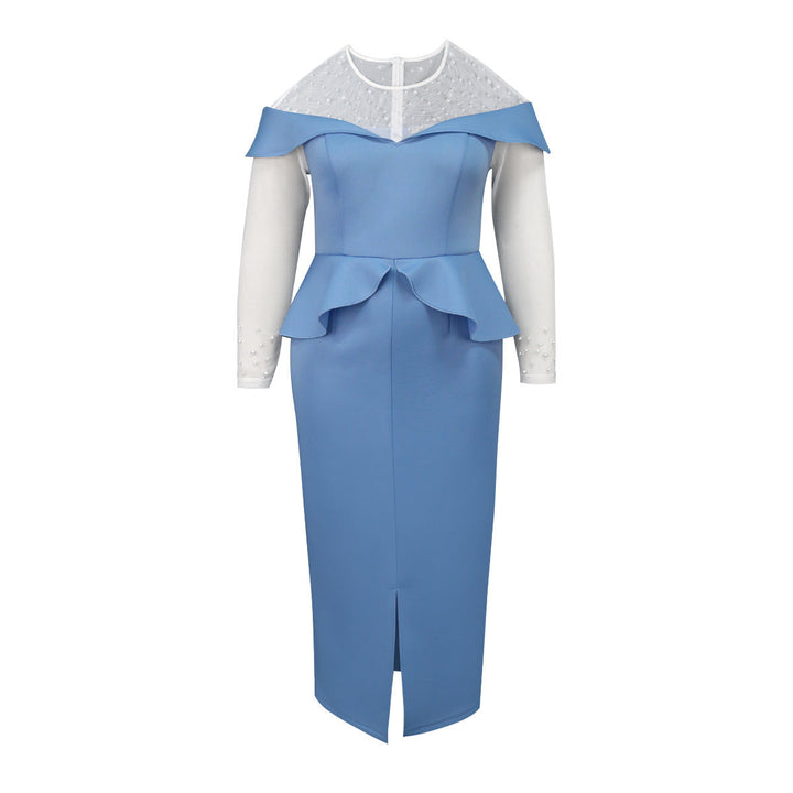 Schickes blaues Damen-Midikleid, schulterfrei mit Rüschen. Vielseitig als Sommerkleid, Abend- oder Cocktailkleid.