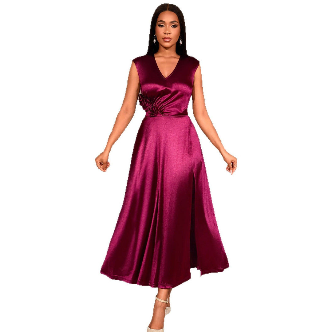 Stilvolles ärmelloses Damen Maxikleid in Burgund mit schickem Herz-Ausschnitt & hohem Seitenschlitz. Feierlich.