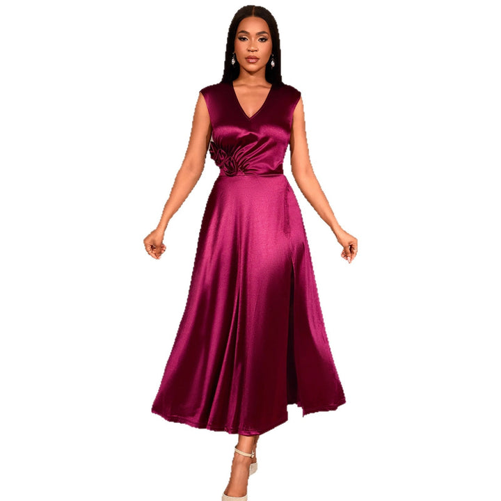 Stilvolles ärmelloses Damen Maxikleid in Burgund mit schickem Herz-Ausschnitt & hohem Seitenschlitz. Feierlich.