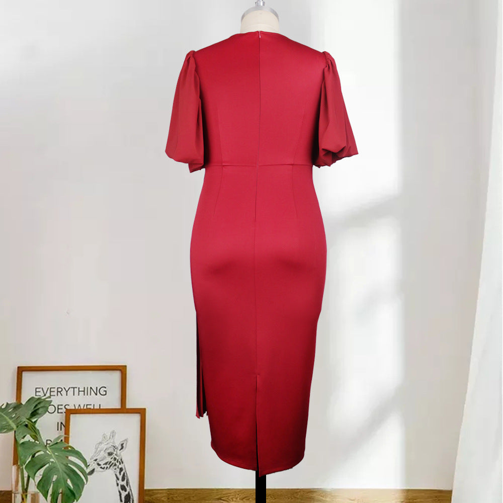 Damen Faltenkleid, elegant geschnitten, mit V-Ausschnitt, Puffärmeln & fließendem Rock. Ein modisches Freizeitkleid.