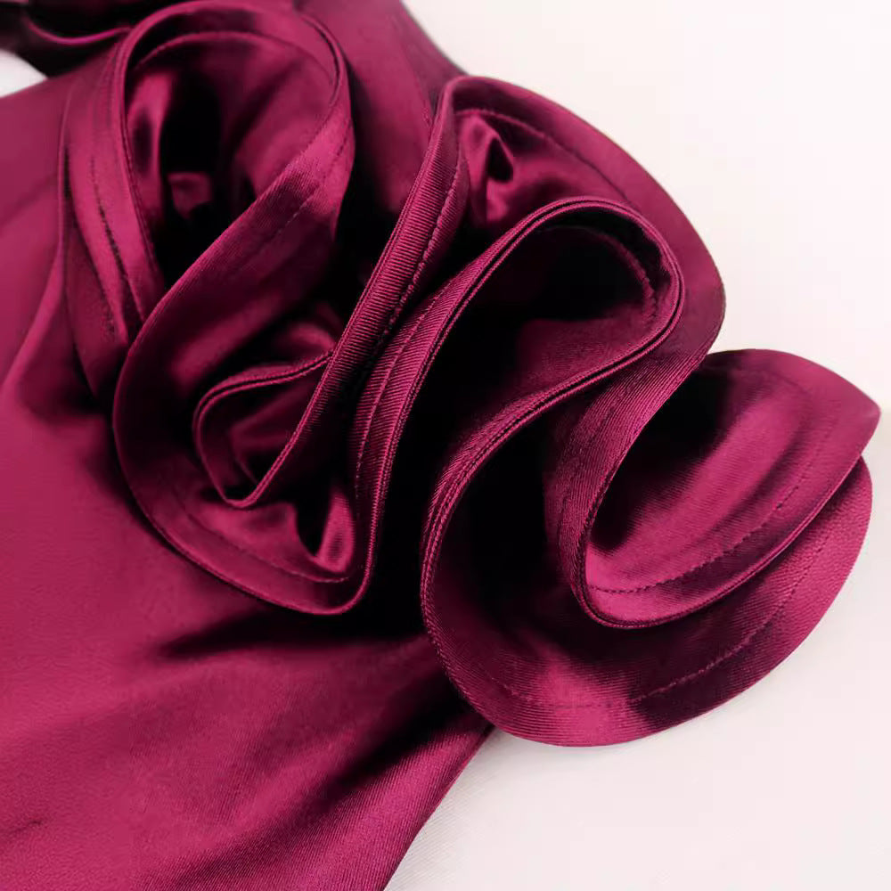 Stylisches schulterfreies Damenkleid in Burgunderrot, elegantes langes Abendkleid mit Rüschen für Gala & Feierlichkeiten.