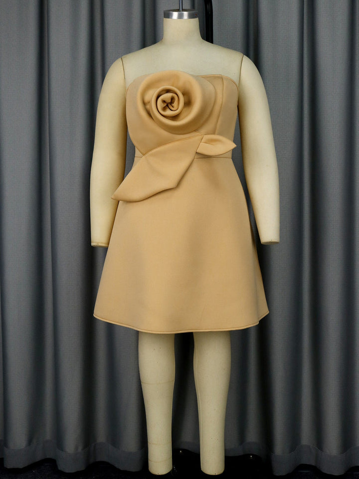 Elegantes Damen Festkleid in Khaki mit Rosenapplikation, schmeichelhafter Schnitt, ideal für formelle Anlässe.