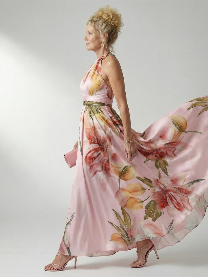 Fließendes Damen Sommer Maxikleid Amiel mit Blumenprint; luftig und elegant für warme Sommertage und Urlaub.