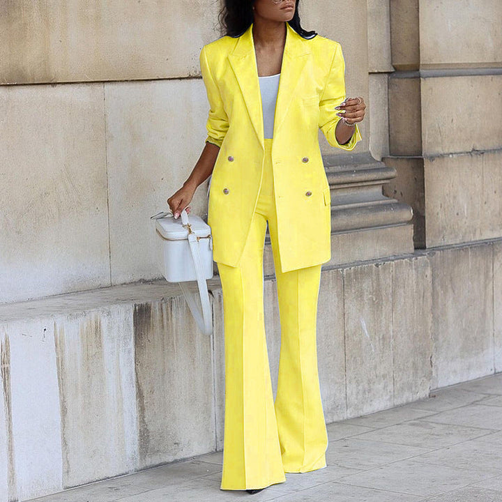 Professionelles Damen Business Blazer-Set. Stilvolle Bürokleidung mit elegantem Blazer & Hose mit weitem Bein für moderne Frauen.