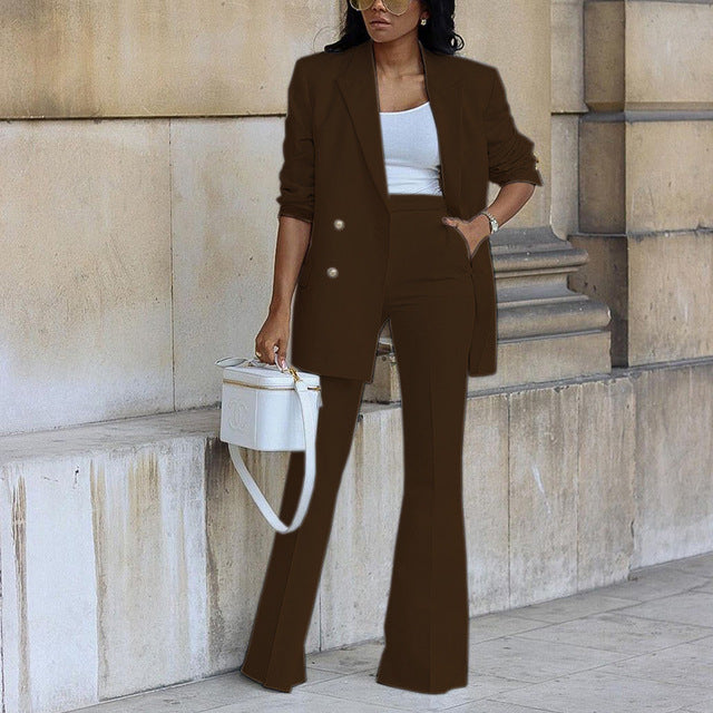 Komfortables Damen Anzug-Set: Eleganter Blazer & Anzughose mit weitem Bein. Perfekter Zweiteiler für Business & Freizeitmode.