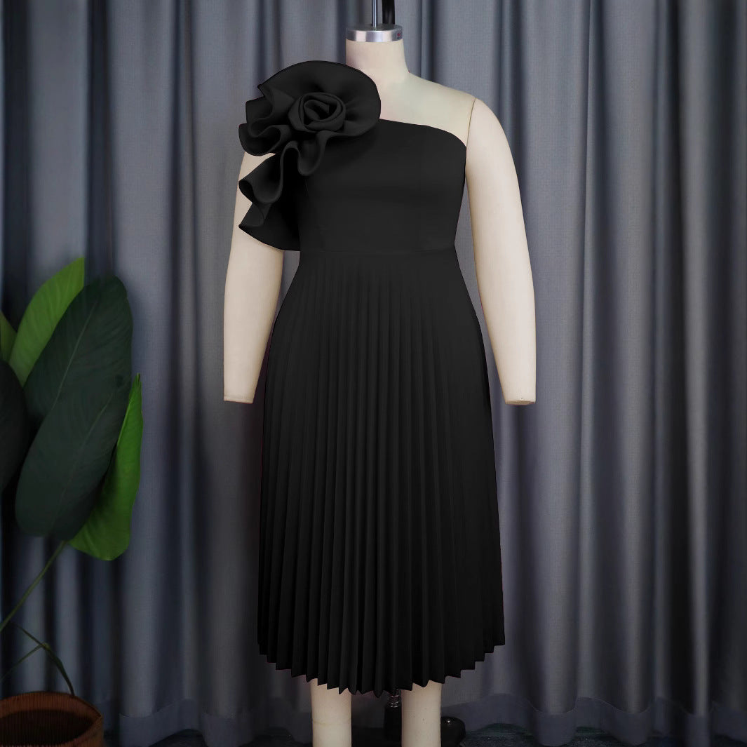 Festliches Partykleid für Damen mit floralen Details und Schalkragen; perfekt für besondere Anlässe.