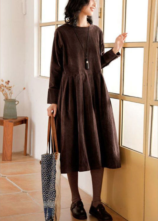 Warmes Damen Cord-Winterkleid Emilia. Komfortables Langarm-Freizeitkleid, ideal für kühle Tage und festliche Anlässe.