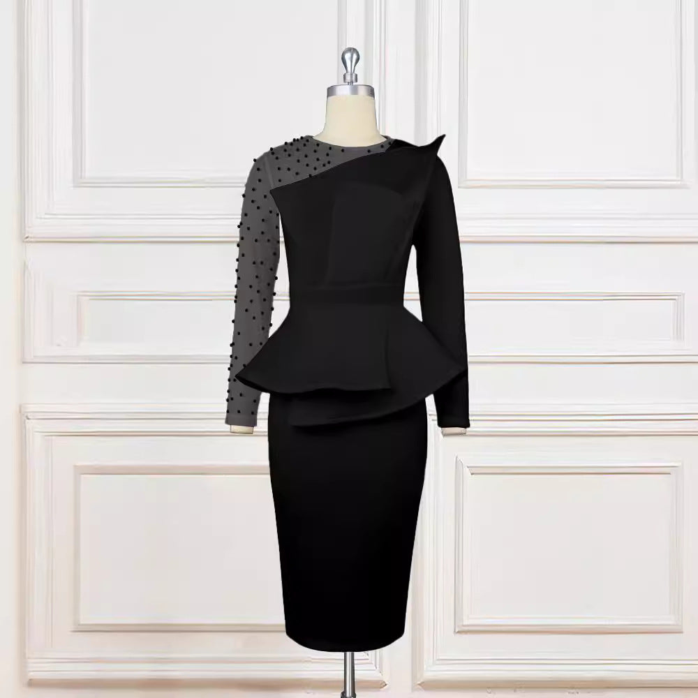 Stilvolles Damen Etuikleid, glatt fallend, mit eleganten Puffärmeln und Peplum – ein echter Blickfang.
