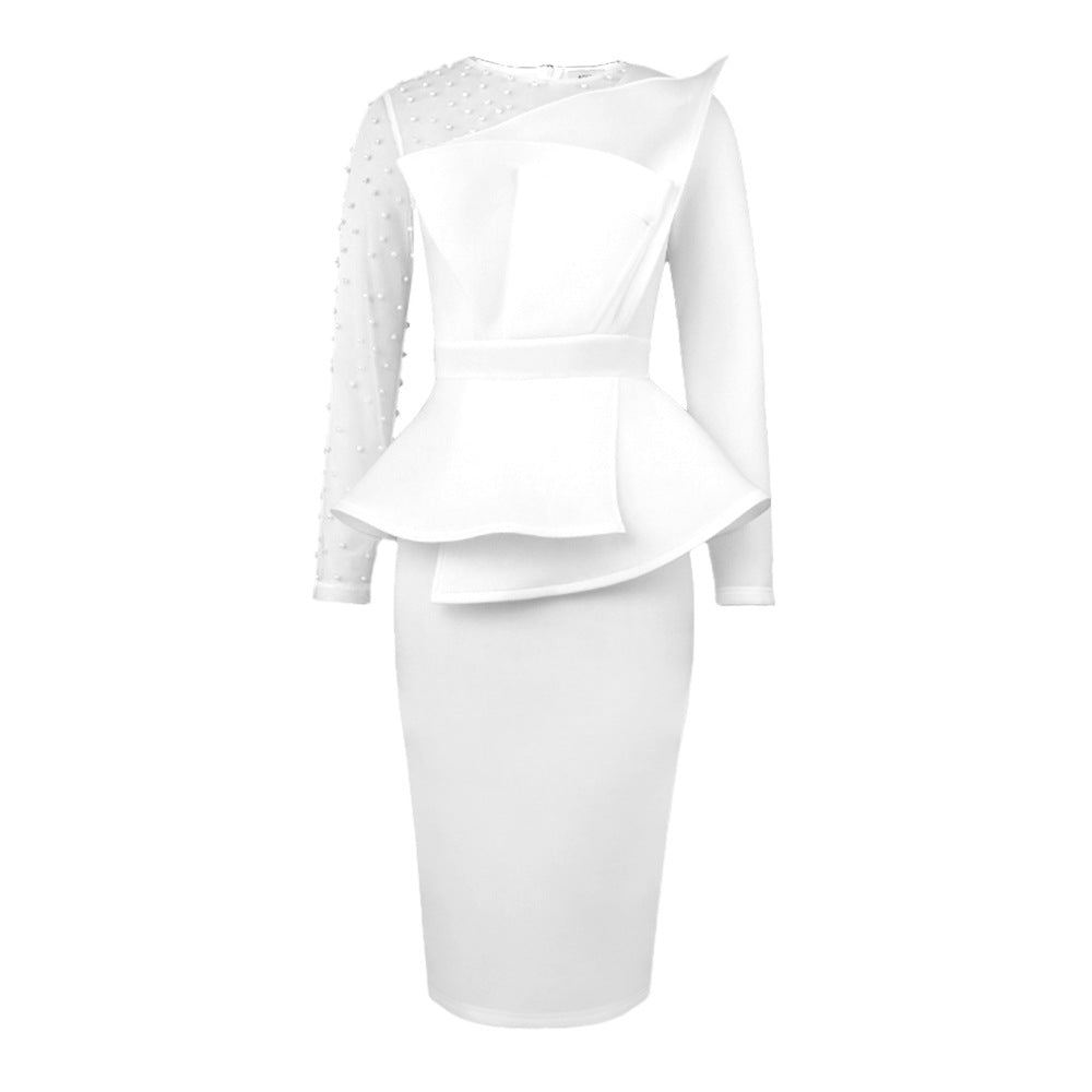 Edles Damenkleid mit Puffärmeln und Peplum, perfekt als Abendkleid oder elegantes Cocktailkleid.