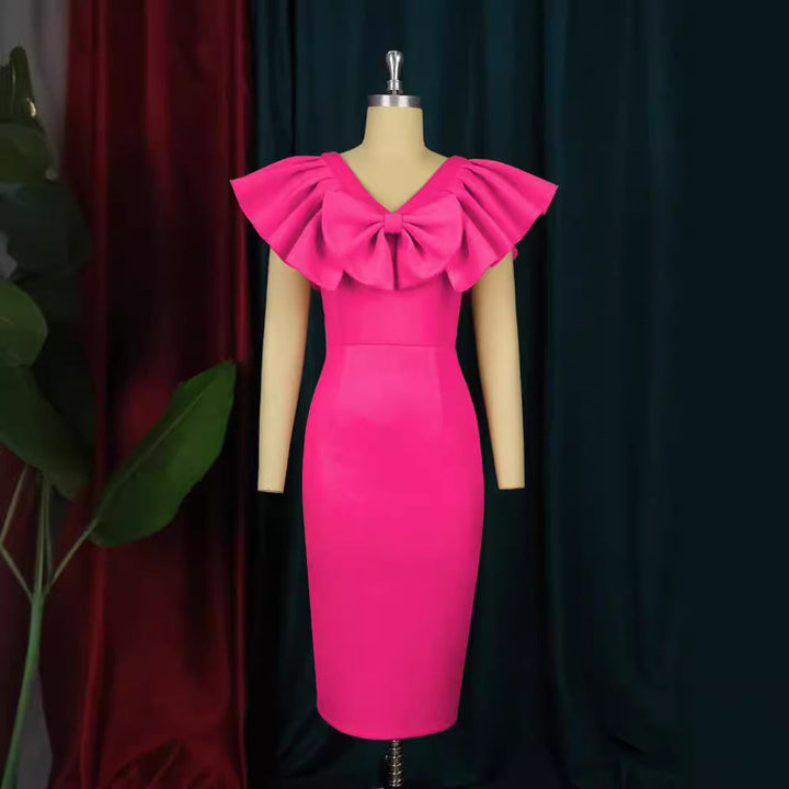 Festliches Etuikleid schulterfrei für Damen, ideal als Partykleid oder Abendkleid mit Schleifen.