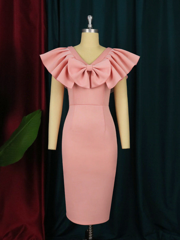 Modernes Damen Cocktailkleid/Abendkleid schulterfrei, mit Schleifen & Falten, perfekt für Events.