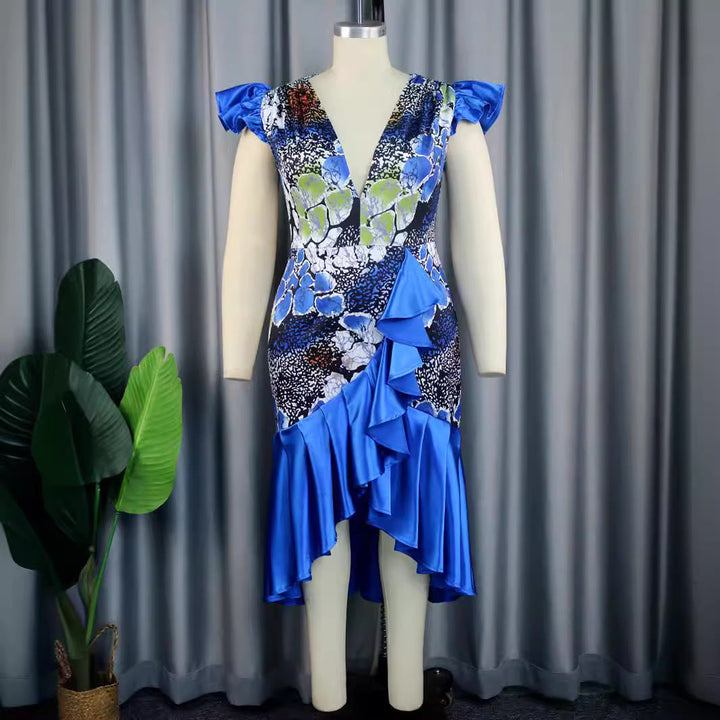 Blaues Maxikleid für Damen. Festliches Partykleid mit V-Ausschnitt und sommerlichem floralem Design.