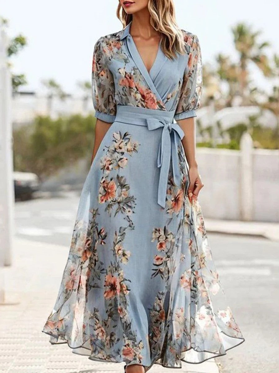 Elegantes Damen Floral-Midi-Kleid in Blau mit V-Ausschnitt und sommerlichem Blumenmuster, schick und komfortabel.