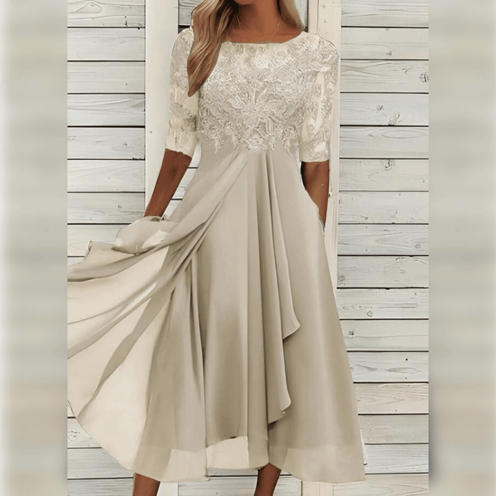 Modisches Frauenkleid für Herbst & Frühling. Komfortables & stilvolles knielanges Damenkleid mit halblangen Ärmeln.