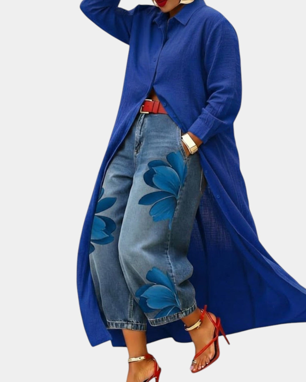Trendiges Damen Hemdkleid & weite Jeans Set. Komfortables Ensemble, perfekt für einen eleganten Business-Casual-Look.