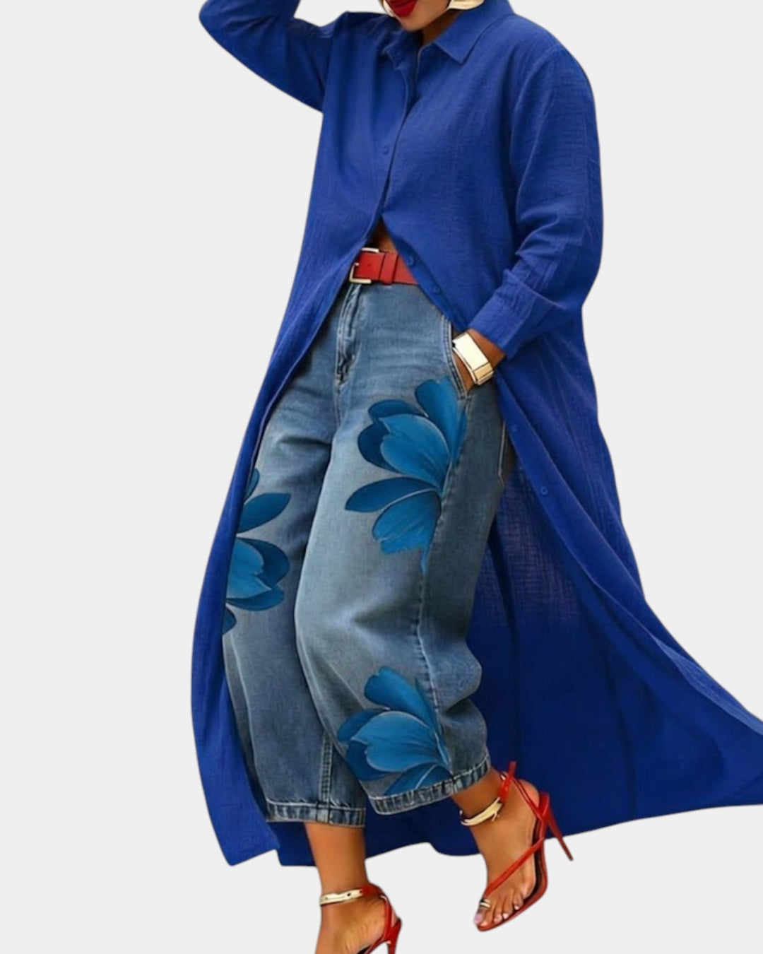 Trendiges Damen Hemdkleid & weite Jeans Set. Komfortables Ensemble, perfekt für einen eleganten Business-Casual-Look.