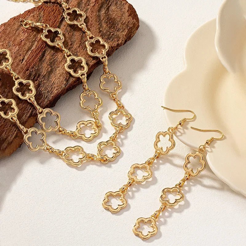 Edles Damen Kleeblatt Armband aus Edelstahl, passend zum kompletten Schmuckset.