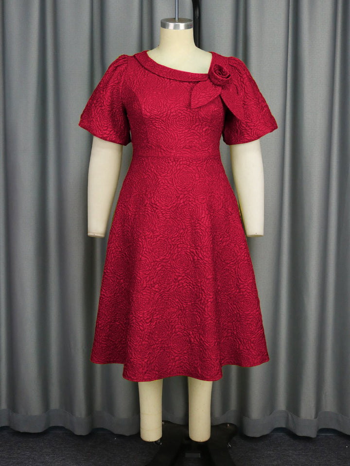 Schickes Partykleid für Frauen: Blumendruck, Schleife, Puffärmel, knielang & figurbetont.