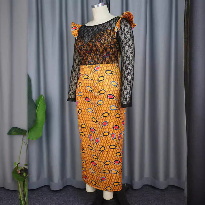 Feminin-elegantes Langarmkleid für Damen, mit Blumenmuster und detailreicher Spitze für besondere Anlässe.
