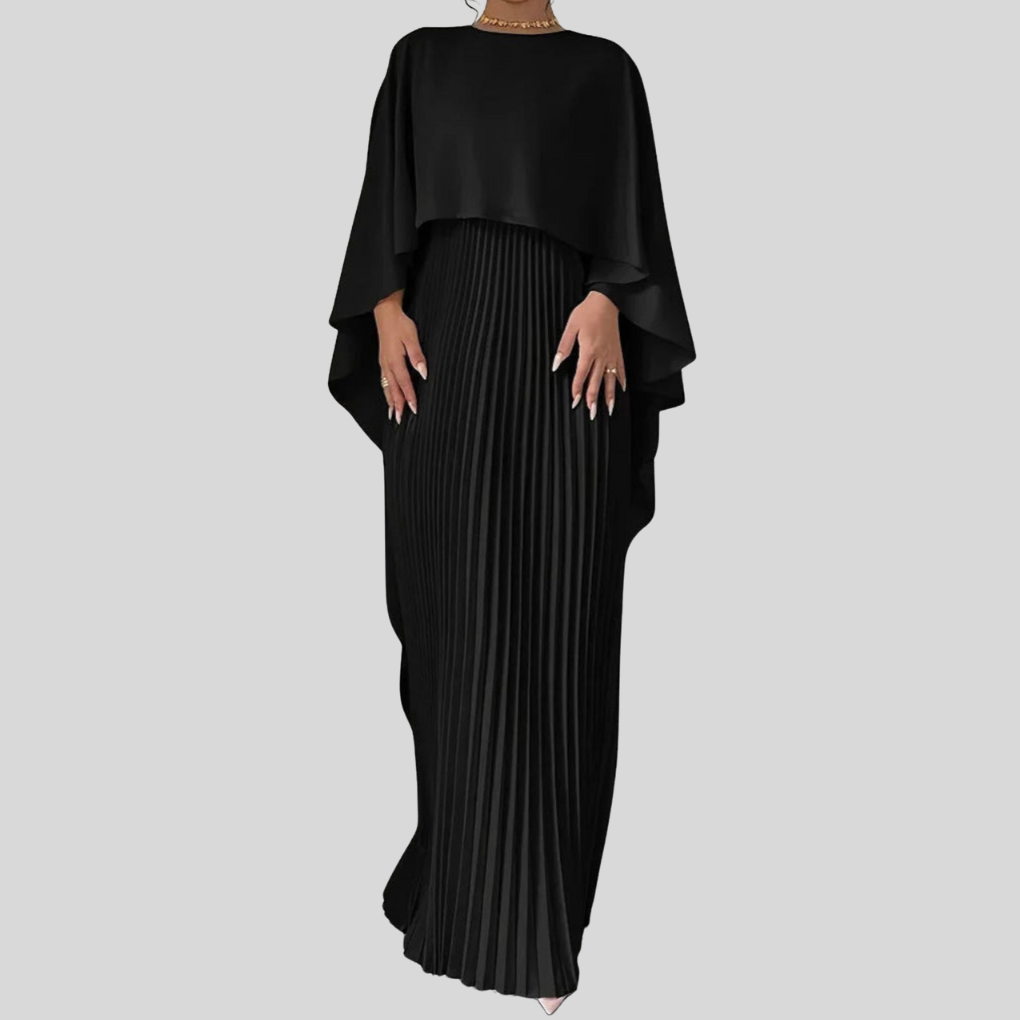 Modell trägt elegantes, langes Damen Abendkleid Amelie, bereit für einen Galaabend oder festliche Party.