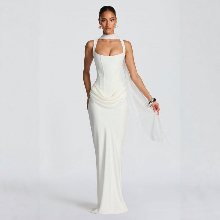 Damen Maxikleid, elegant drapiert, mit schmeichelhaftem Schnitt für festliche Events und Partys.