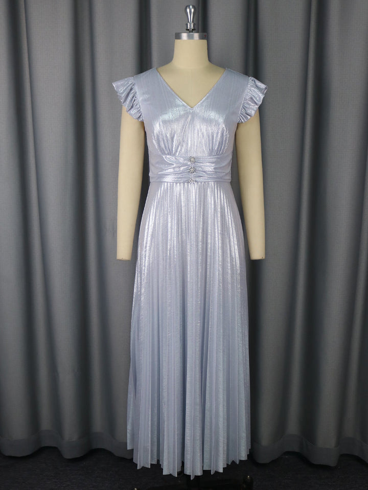 Langes, elegantes Abendkleid für Damen in Gold mit subtilem Schimmer, V-Ausschnitt und Taillenbetonung.