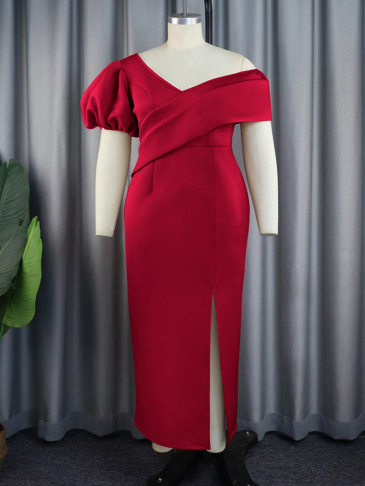 Feminines Damen Festkleid mit asymmetrischem Ausschnitt und weiten Puffärmeln, ein echtes Stilstatement.