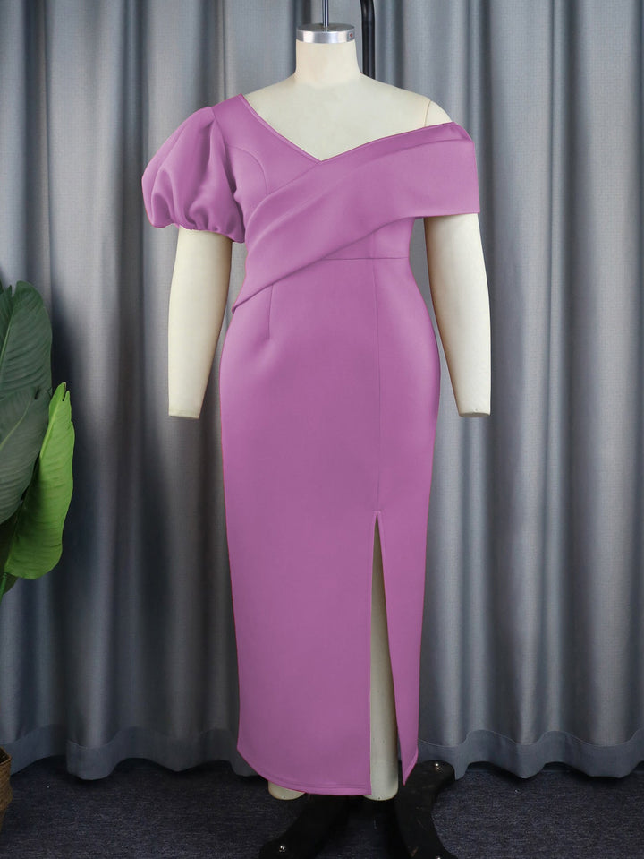 Vielseitiges Damen Langkleid für besondere Anlässe, mit auffälligem asymmetrischem Ausschnitt & Puffärmeln.