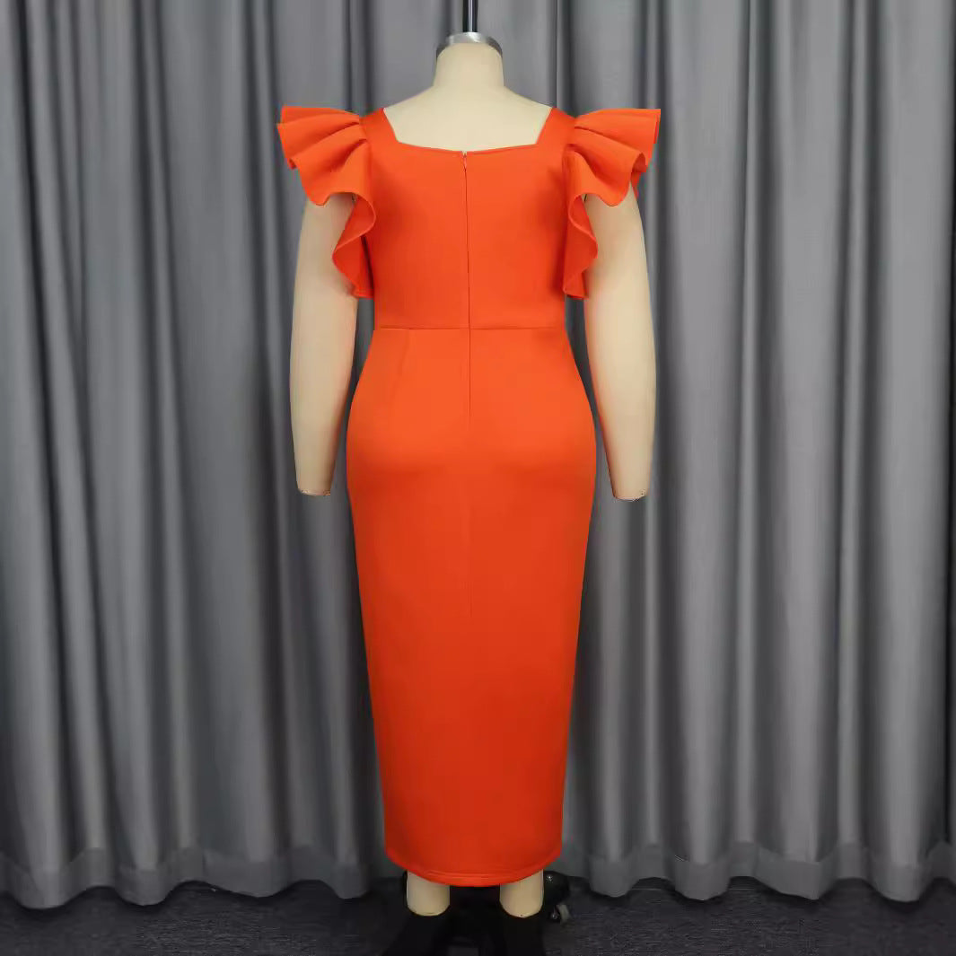 Modisches feminines Maxikleid für besondere Anlässe, mit Glitzerdetails und eleganten Puffärmeln.