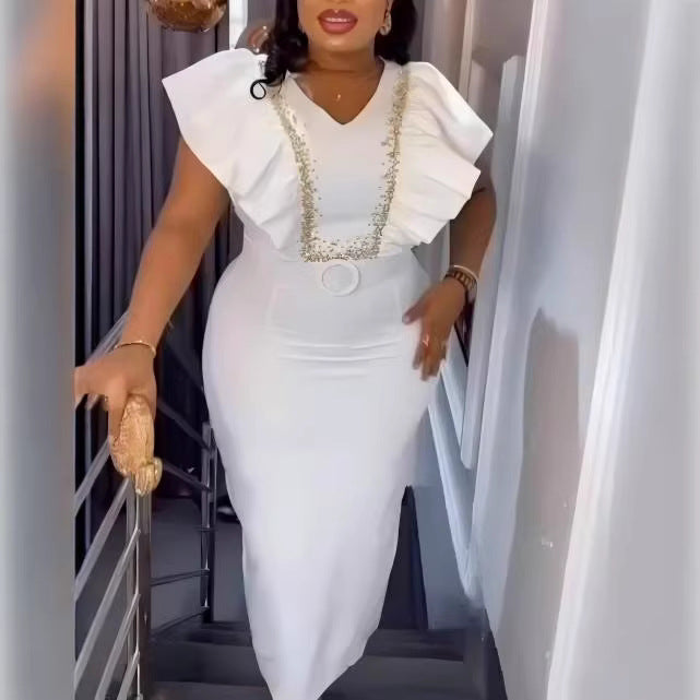 Langes Damen Maxikleid mit V-Ausschnitt, Rüschen und Glitzergürtel. Ideal als Abendkleid oder Partykleid.