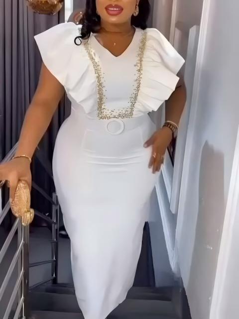 Fließendes, elegantes Damen Maxikleid mit feinen Rüschen und einem schicken Glitzergürtel. Perfekt als Abendkleid.