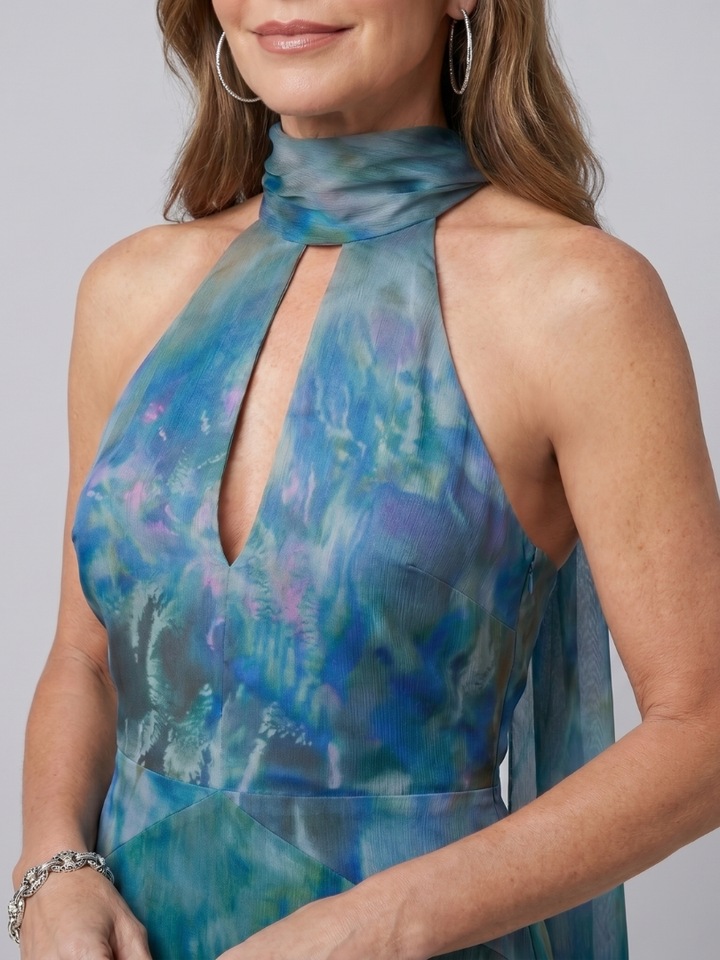 Ärmelloses Damen Cocktailkleid im Maxikleid-Stil mit Halterneck und elegantem Schlüsselloch-Ausschnitt, ideal für Partys.
