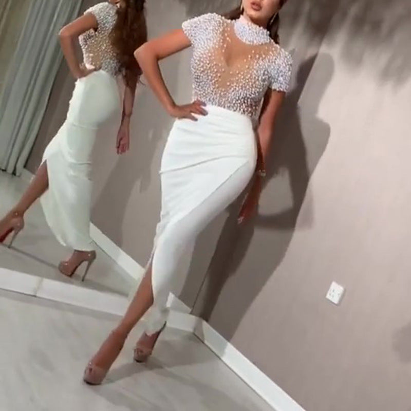 Exklusives Damen Maxikleid mit schimmernden Perlen & transparentem Oberteil für glamouröse Abendauftritte.