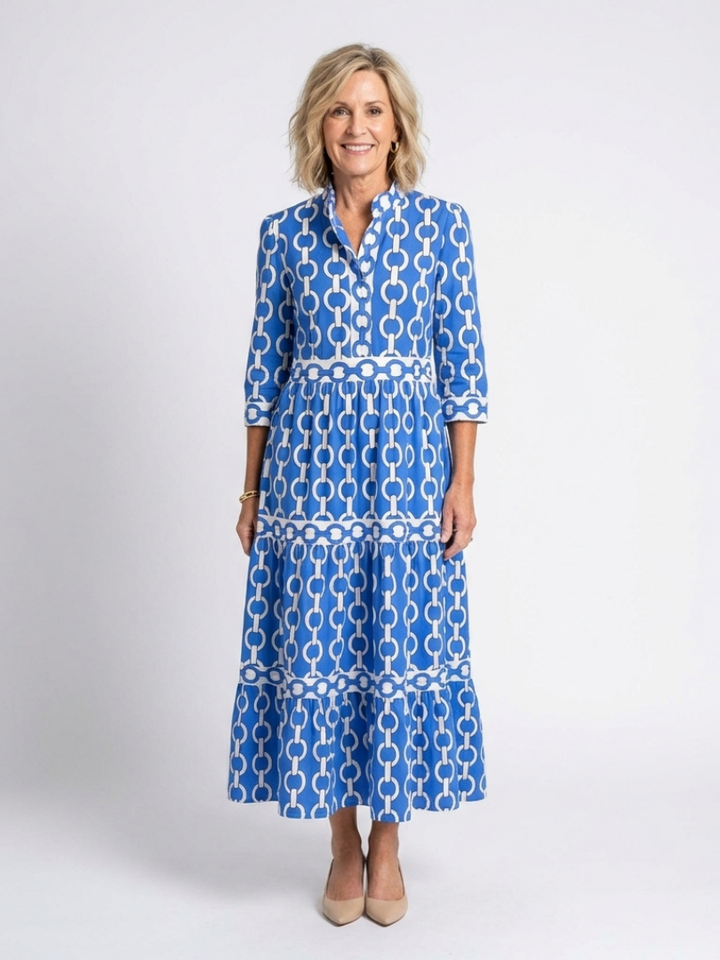 Elegantes Damen Midikleid mit Dreiviertelärmeln und stilvollem Kettenmuster. Ideal für Freizeit und Reise.