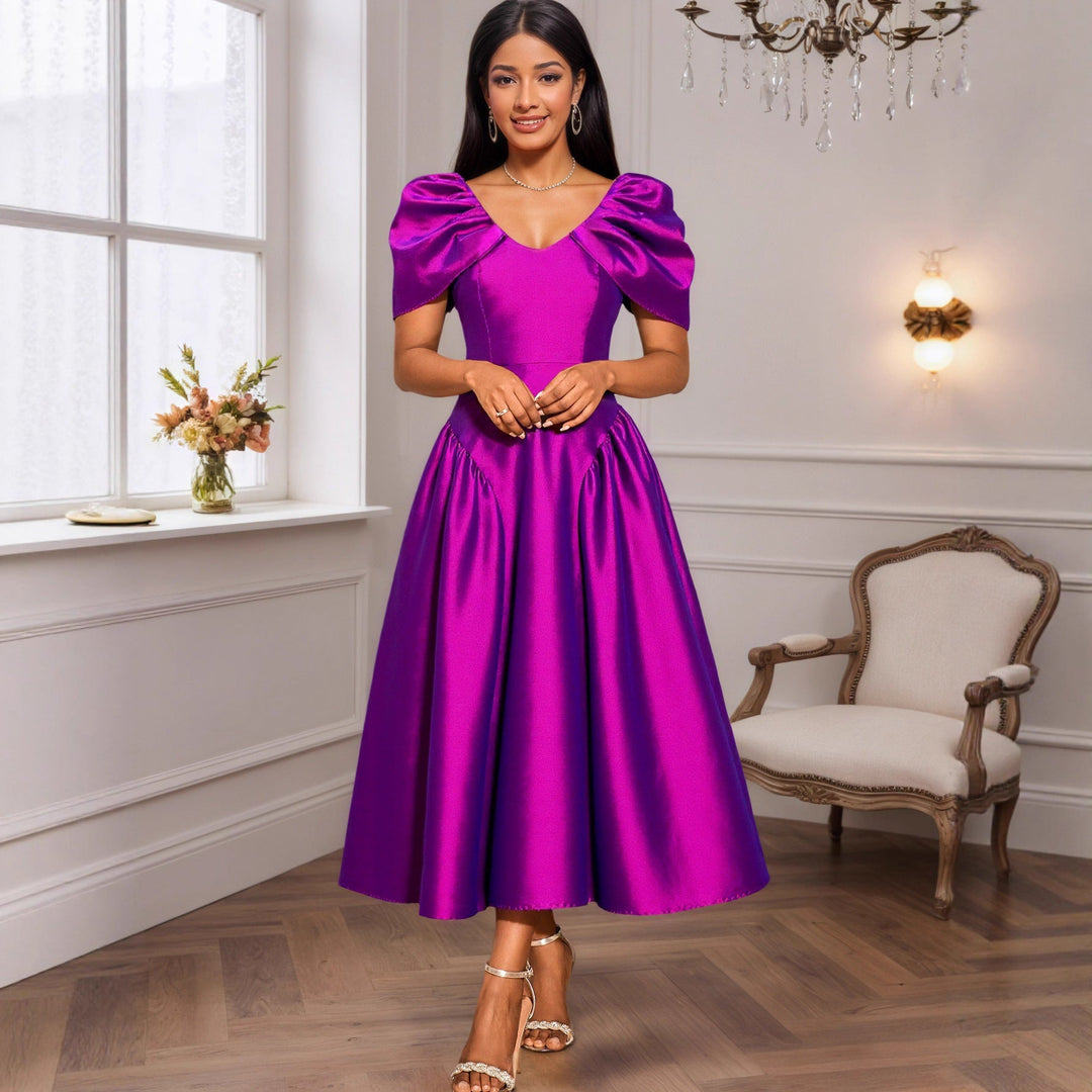 Elegantes Damen Midikleid mit voluminösen Puffärmeln und V-Ausschnitt, perfekt für festliche Anlässe.