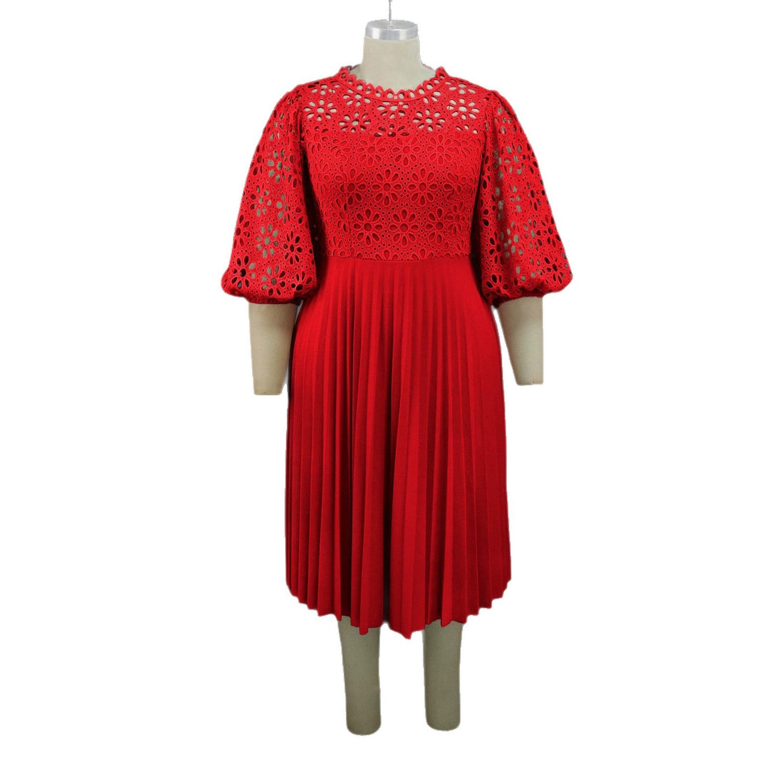 Modisches Damen Midikleid: Transparentes Spitzen-Top, eleganter Faltenrock. Femininer Look für Party & Anlass.