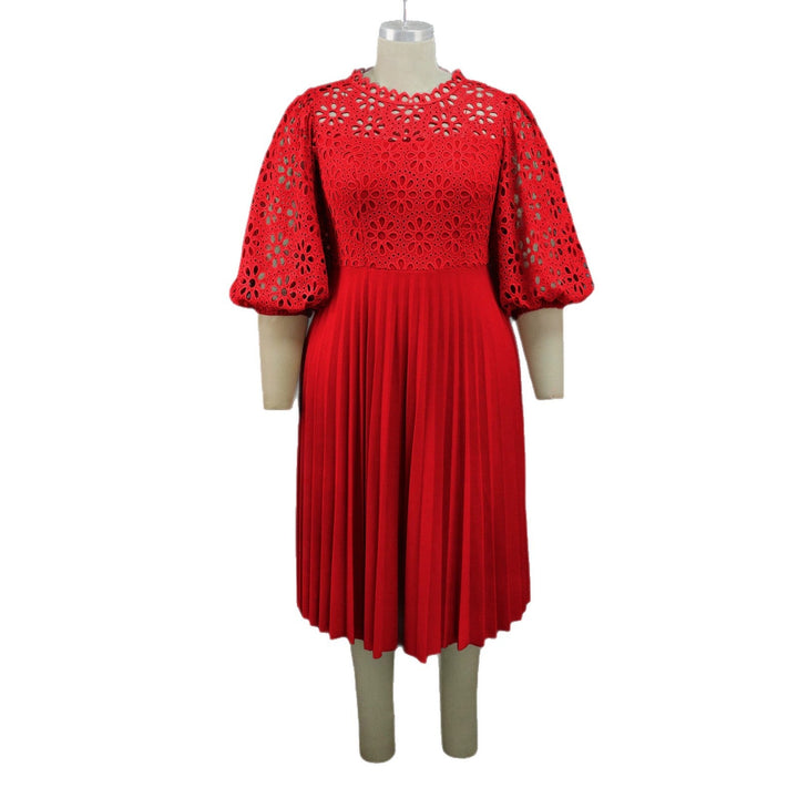 Modisches Damen Midikleid: Transparentes Spitzen-Top, eleganter Faltenrock. Femininer Look für Party & Anlass.