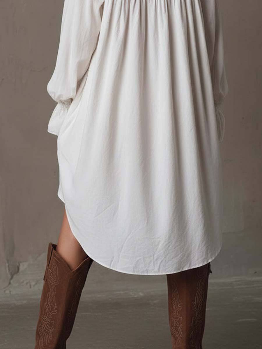 Modisches Damen Minikleid: Retro-Stil, langärmlig, elegant mit besonderem unregelmäßigem Saum. Für Abende.