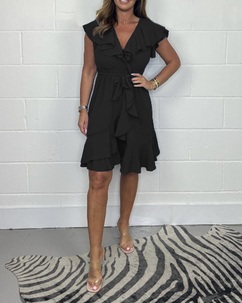 Modisches schwarzes V-Ausschnitt Kleid für Damen, elegantes Minikleid mit feinen Rüschen.