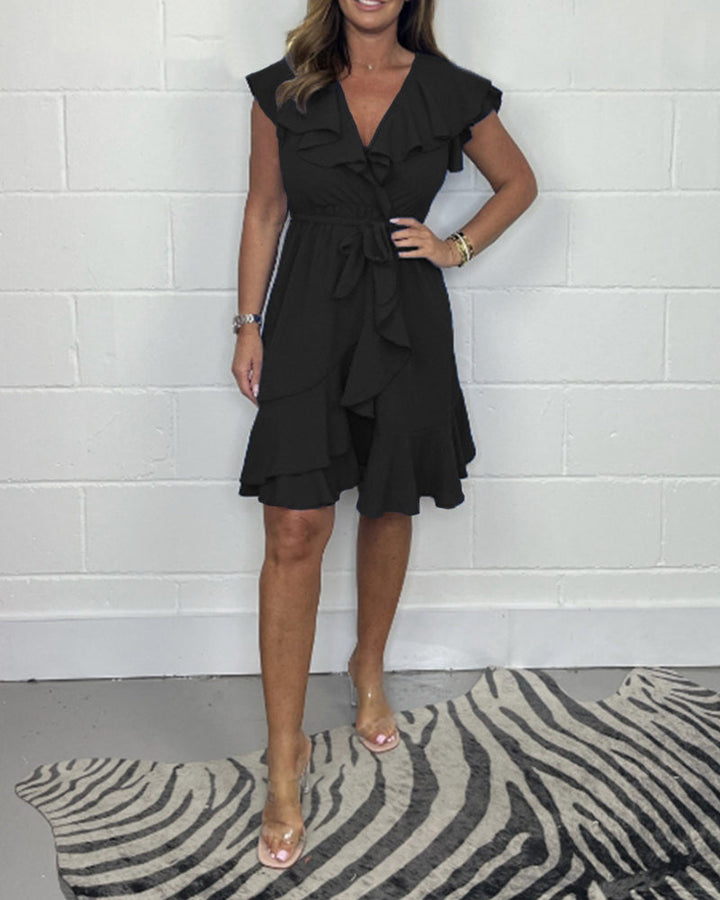 Modisches schwarzes V-Ausschnitt Kleid für Damen, elegantes Minikleid mit feinen Rüschen.
