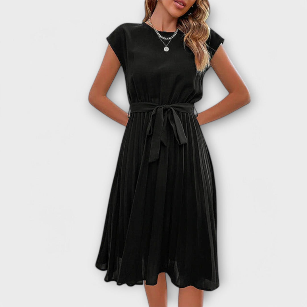 Bequemes Damen Freizeitkleid, ein lässiges Plisseekleid ideal für Alltagsmode und feminine Looks.
