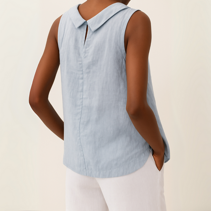 Schickes ärmelloses Damen Top mit Rollkragen, ideal für sommerliche Freizeit-Outfits.