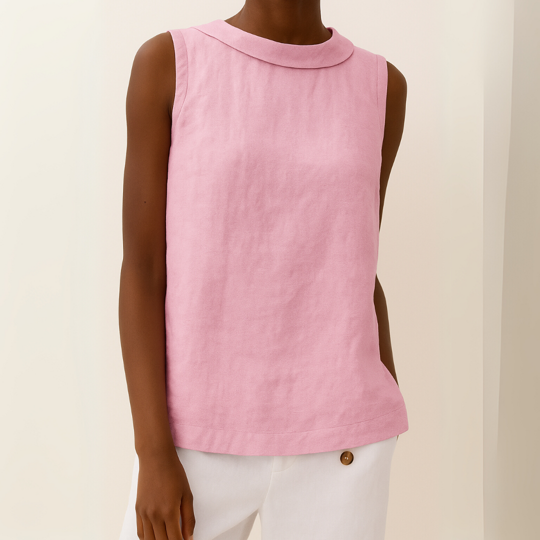 Modell trägt elegantes ärmelloses Damen Rollkragentop, vielseitig & chic für Sommer & Büro.