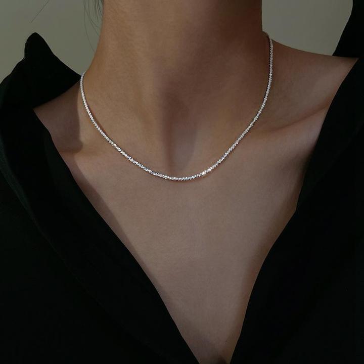 Minimalistische Doppel-Silberkette für Damen aus 925 Sterlingsilber, ein elegantes Modeaccessoire.