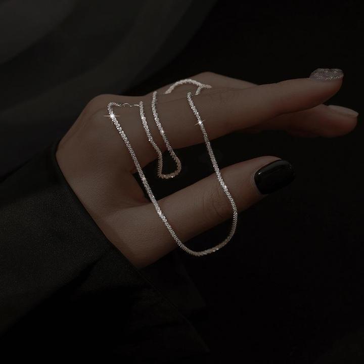 Hochwertiges Doppelketten-Set für Damen aus glänzendem 925er Sterlingsilber, vielseitig kombinierbar.
