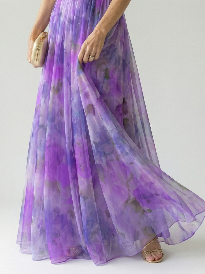 Entspanntes Damen Wickel-Maxikleid, ärmellos, fließend und bequem, perfekt als Strandkleid.