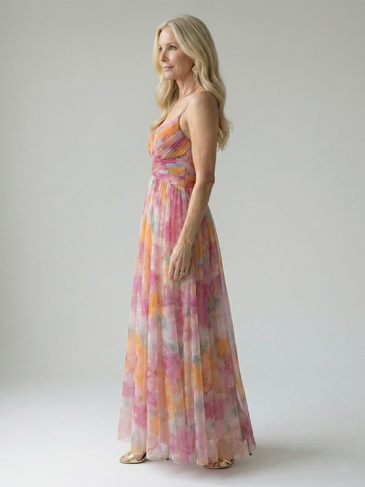 Fließendes ärmelloses Damen Maxikleid im Wickel-Design, ideal für Freizeit & Strand.