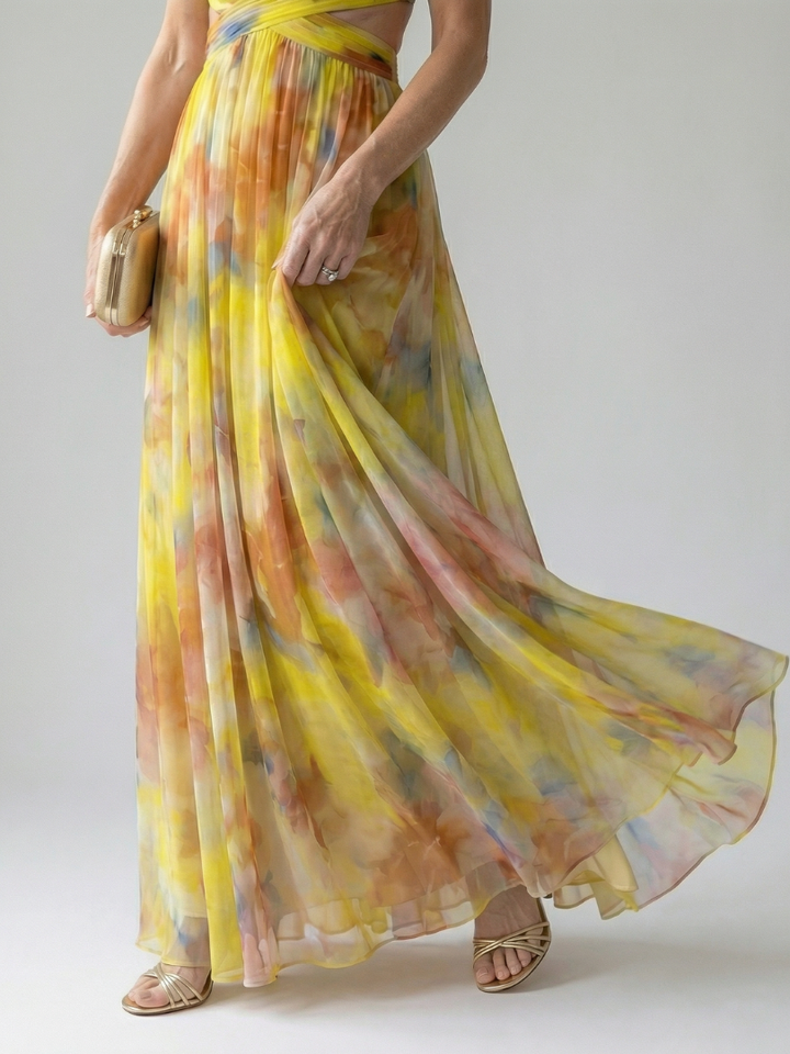 Schönes Wickel-Maxikleid für Damen, ärmellos und fließend, perfekt als Sommer-Freizeitkleid.