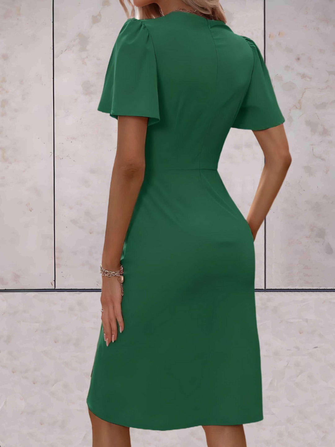 Elegantes Damen Wickelkleid mit V-Ausschnitt, klassisches Design für jede Jahreszeit. Perfektes ganzjahreskleid.