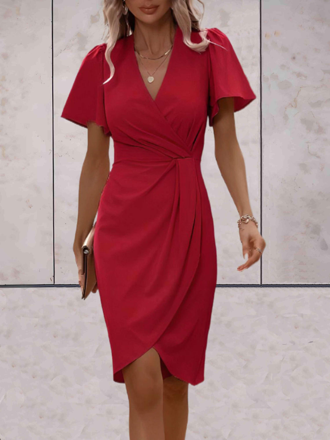 Klassisches, elegantes Damen Wickelkleid mit V-Ausschnitt. Zeitloses Design, ideal als ganzjahreskleid.